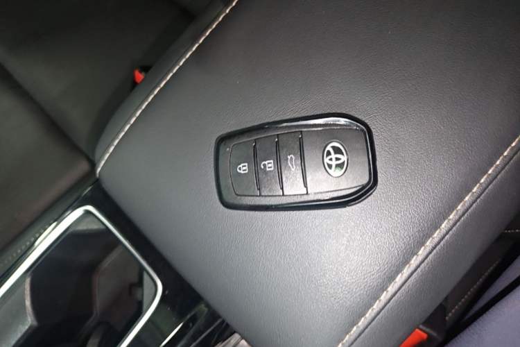 Used Toyota Camry 2024 Dual-Engine 2.5HG Prestige Edition Vehicle Key