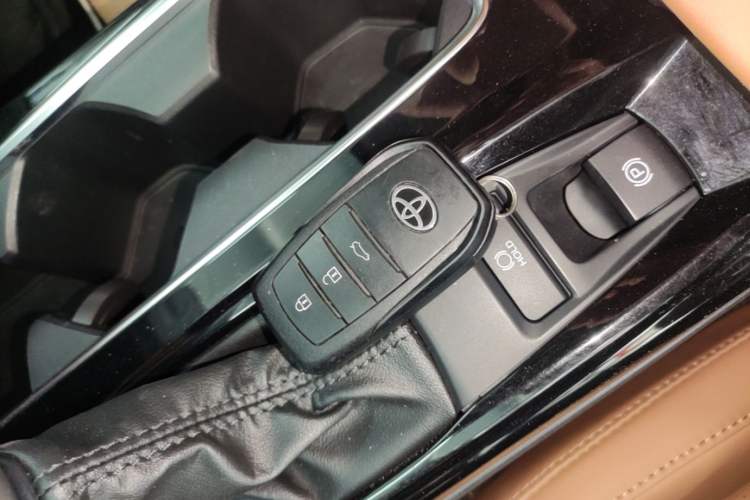 Used Toyota Camry 2024 2.0 GVP Luxury Edition Vehicle Key