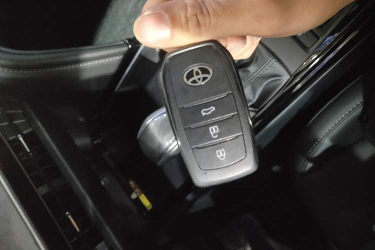 Used Toyota Camry 2024 Dual-Motor 2.0 HGVP Luxury Edition Vehicle Key
