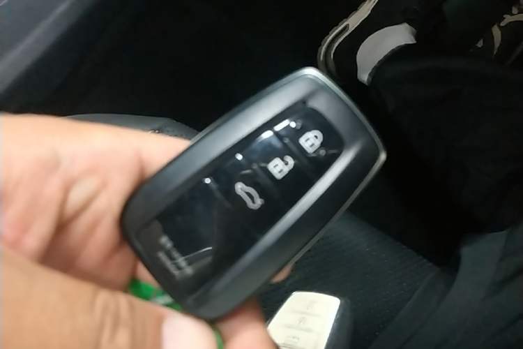 Used Toyota Camry 2024 Dual-Motor 2.0 HGVP Luxury Edition Vehicle Key