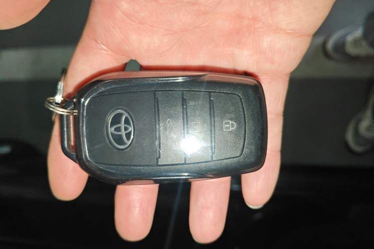 Used Toyota Camry 2024 Dual-Motor 2.0 HE Elite Edition Vehicle Key