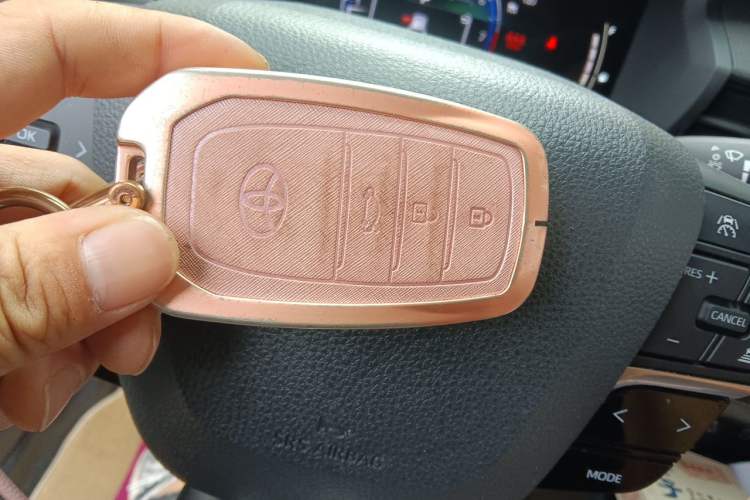 Used Toyota Camry 2024 2.0E Elite Edition Vehicle Key