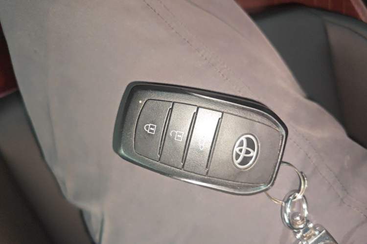 Used Toyota Camry 2024 Dual-Motor 2.0 HE Elite Edition Vehicle Key