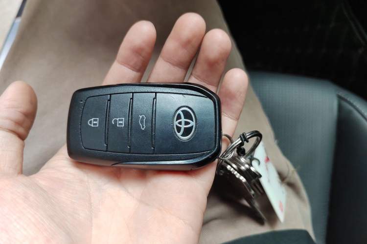 Used Toyota Camry 2024 Dual-Motor 2.0 HG Premium Edition Vehicle Key