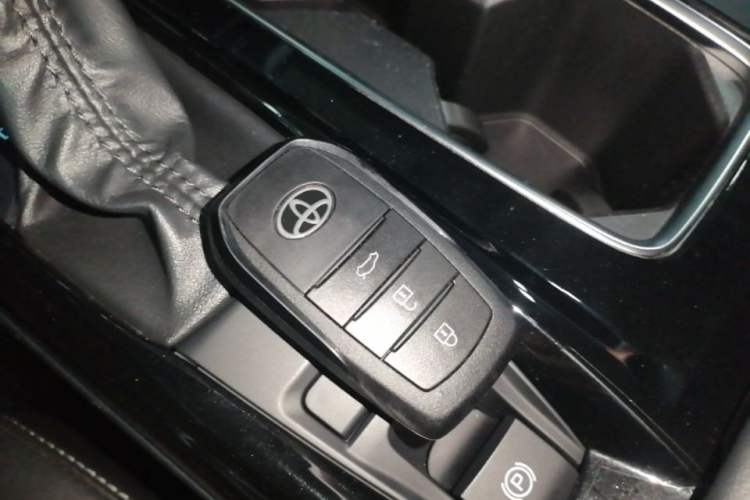 Used Toyota Camry 2024 Dual-Motor 2.0 HE Elite Edition Vehicle Key