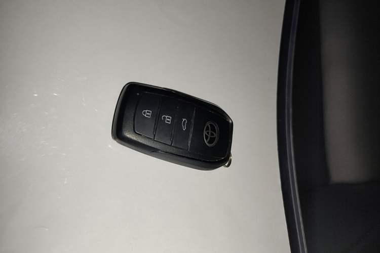 Used Toyota Camry 2024 2.0E Elite Edition Vehicle Key