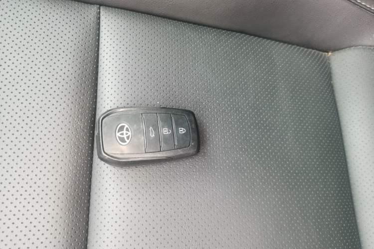Used Toyota Camry 2024 Dual-Motor 2.0 HGVP Luxury Edition Vehicle Key