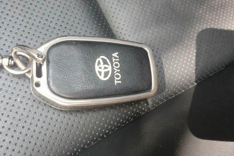 Used Toyota Camry 2024 Dual-Motor 2.0 HGVP Luxury Edition Vehicle Key
