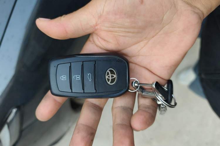 Used Toyota Camry 2024 Dual-Motor 2.0 HGVP Luxury Edition Vehicle Key