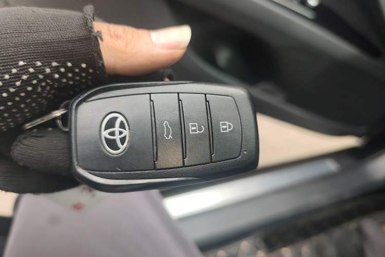 Used Toyota Camry 2024 Dual-Motor 2.0 HG Premium Edition Vehicle Key