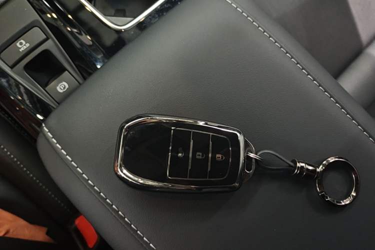 Used Toyota Camry 2024 2.0G Prestige Edition Vehicle Key
