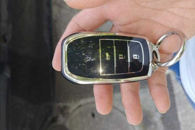Used Toyota Camry 2024 Dual-Motor 2.0 HG Premium Edition Vehicle Key