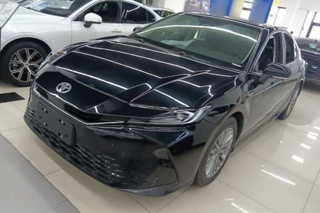 Used Toyota Camry 2024 Dual-Motor 2.0 HE Elite Edition