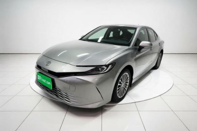 Toyota Camry 2024 Dual-Motor 2.0 HGVP Luxury Edition d’occasion