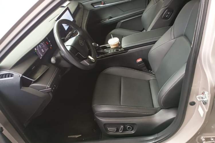 Used Toyota Camry 2024 Dual-Motor 2.0 HGVP Luxury Edition Left Front Seat