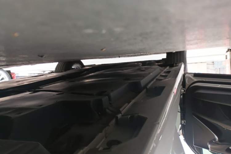 Used Toyota Camry 2024 Dual-Motor 2.0 HGVP Luxury Edition Left Side Sill