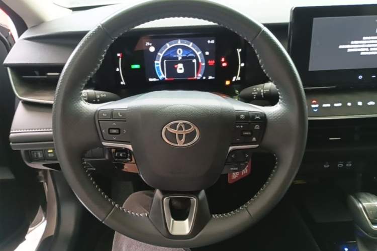 Used Toyota Camry 2024 Dual-Motor 2.0 HGVP Luxury Edition Steering Wheel
