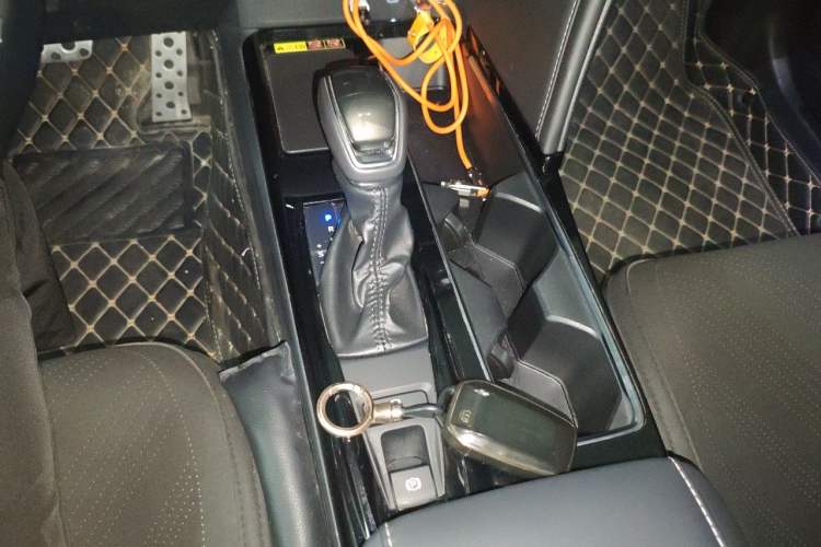 Used Toyota Camry 2024 Dual-Motor 2.0HS Sport Edition Gear Lever