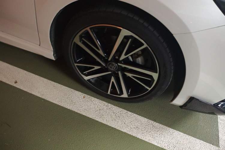 Used Toyota Camry 2024 Dual-Motor 2.0HS Sport Edition Right Front Wheel Hub