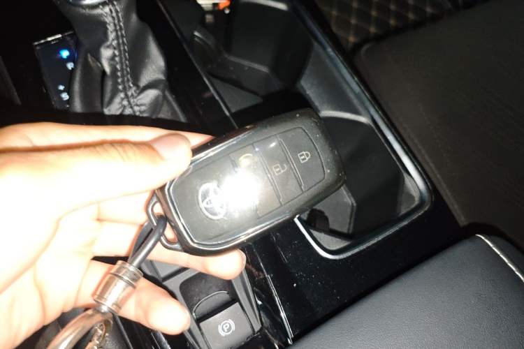 Used Toyota Camry 2024 Dual-Motor 2.0HS Sport Edition Vehicle Key