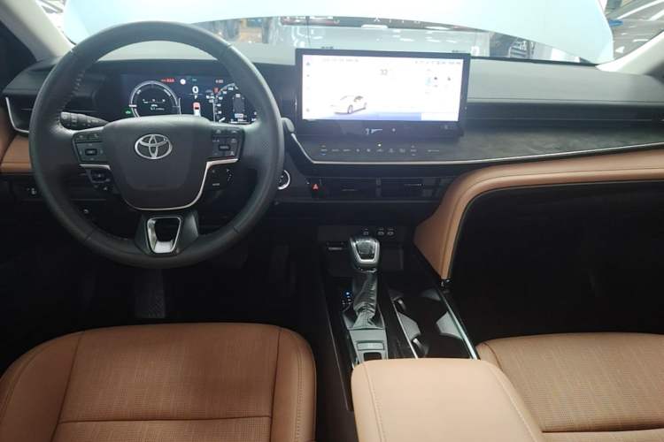 Used Toyota Camry 2024 Dual-Motor 2.0 HG Premium Edition Center Console