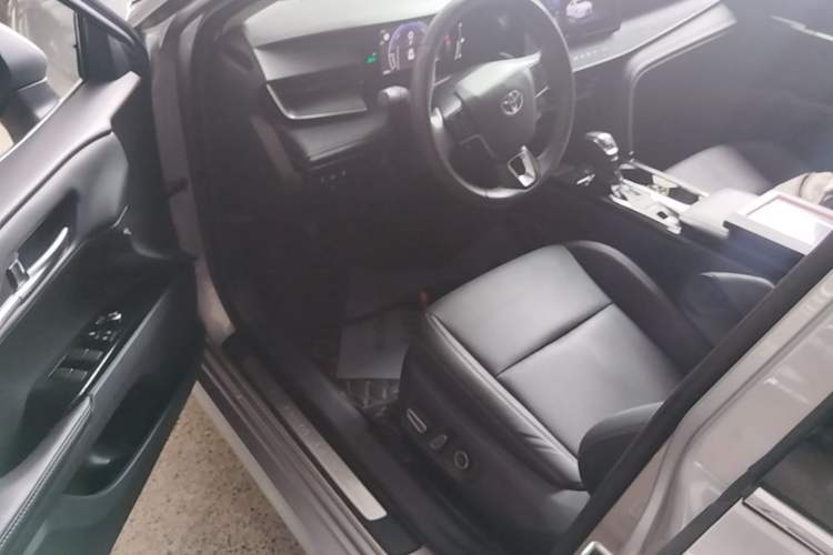 Used Toyota Camry 2024 Dual-Motor 2.0 HGVP Luxury Edition Driver Seat