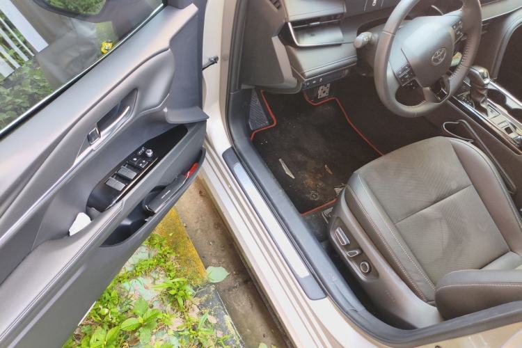 Used Toyota Camry 2024 Dual-Motor 2.0 HXS Sport Plus Edition Driver Seat