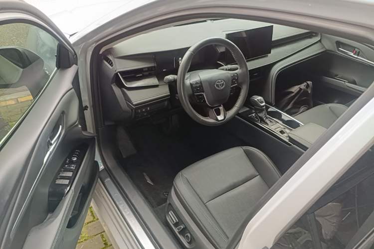 Used Toyota Camry 2024 Dual-Engine 2.5HG Prestige Edition Driver Seat