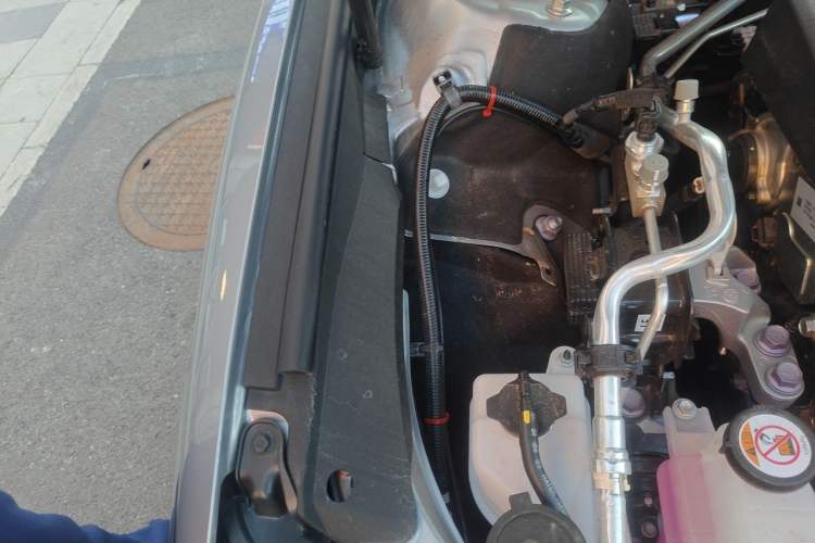 Used Toyota Camry 2024 Dual-Motor 2.0 HGVP Luxury Edition Engine Bay Right