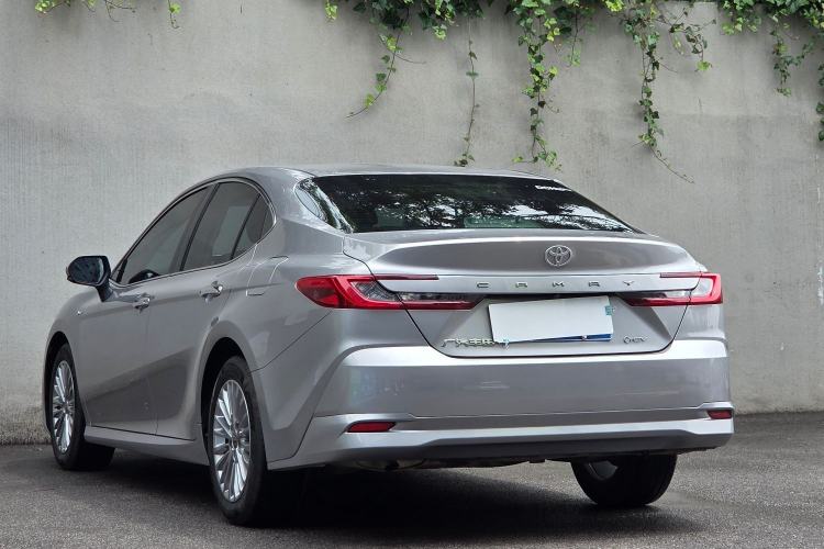 Used Toyota Camry 2024 Dual-Motor 2.0 HGVP Luxury Edition Exterior 5
