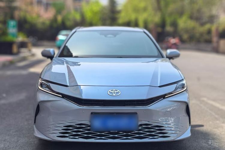 Used Toyota Camry 2024 Dual-Motor 2.0 HGVP Luxury Edition Front