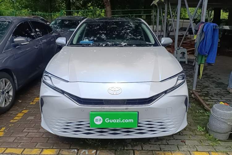 Used Toyota Camry 2024 Dual-Engine 2.5HG Prestige Edition Front
