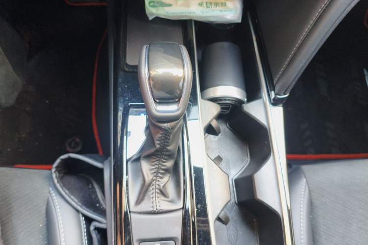 Used Toyota Camry 2024 Dual-Motor 2.0 HXS Sport Plus Edition Gear Lever