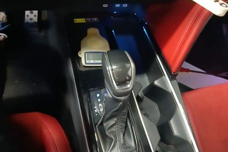 Used Toyota Camry 2024 Dual-Motor 2.0 HXS Sport Plus Edition Gear Lever