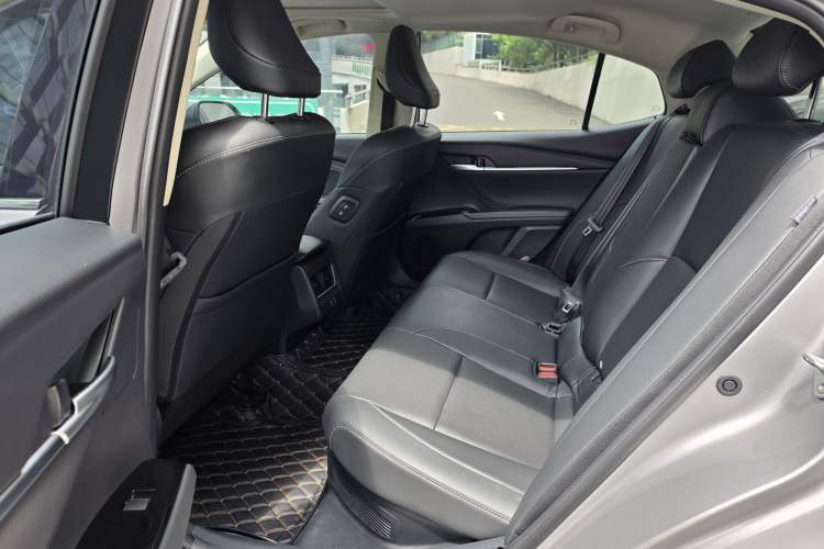 Used Toyota Camry 2024 Dual-Motor 2.0 HGVP Luxury Edition Interior 4