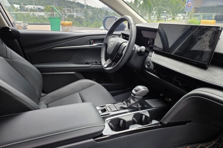 Used Toyota Camry 2024 Dual-Motor 2.0 HGVP Luxury Edition Interior 9