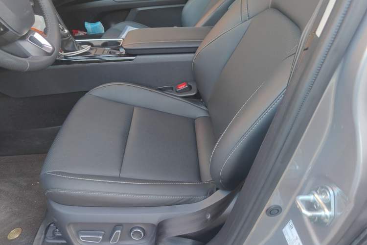 Used Toyota Camry 2024 Dual-Motor 2.0 HGVP Luxury Edition Left Front Seat