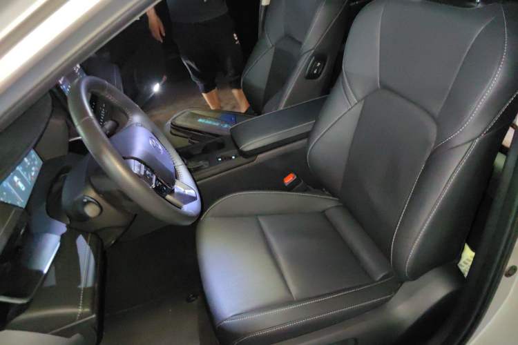 Used Toyota Camry 2024 2.0G Prestige Edition Left Front Seat