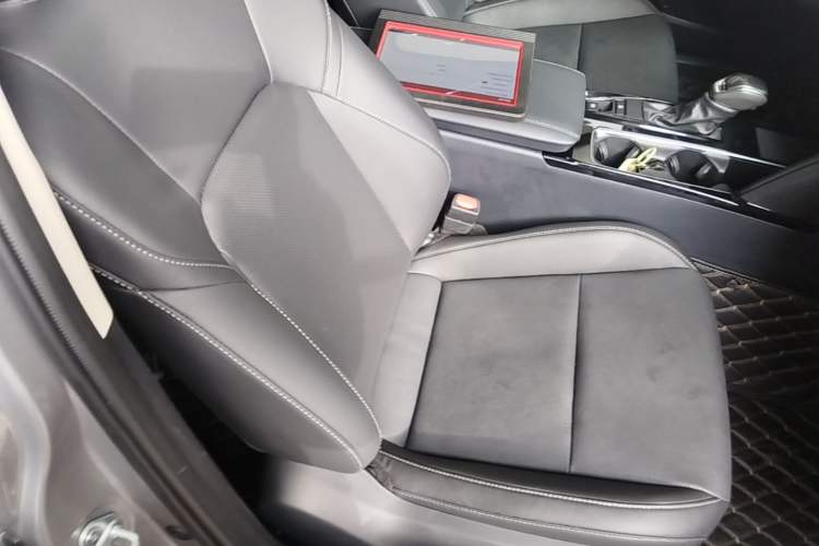 Used Toyota Camry 2024 Dual-Motor 2.0 HGVP Luxury Edition Right Front Seat