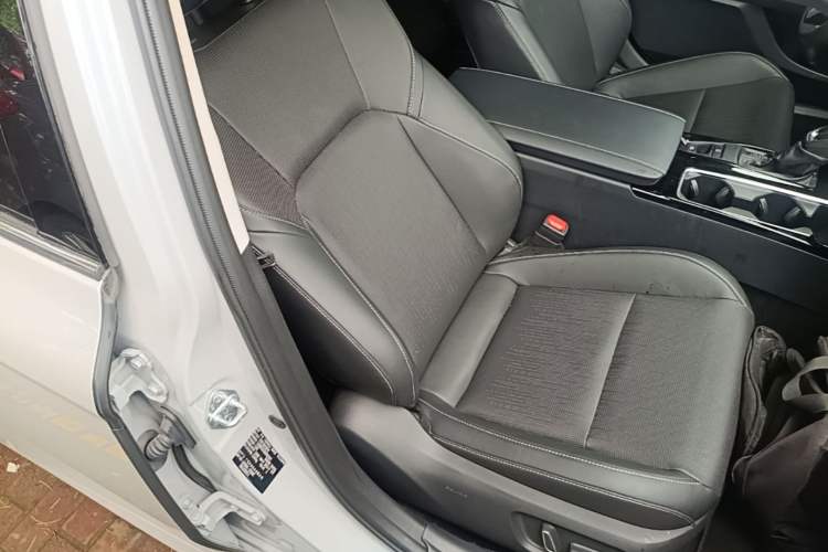 Used Toyota Camry 2024 Dual-Engine 2.5HG Prestige Edition Right Front Seat