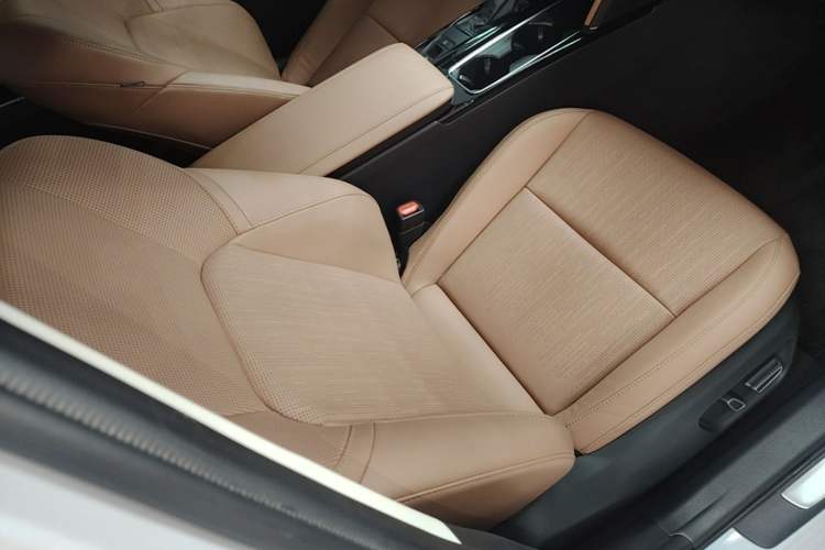 Used Toyota Camry 2024 Dual-Motor 2.0 HG Premium Edition Right Front Seat