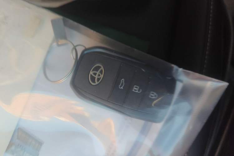Used Toyota Camry 2024 Dual-Motor 2.0 HGVP Luxury Edition Vehicle Key
