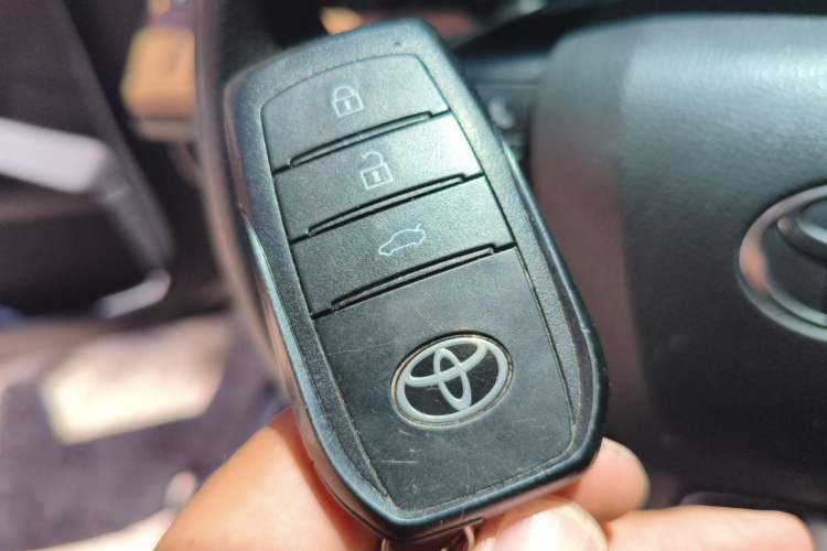 Used Toyota Camry 2024 Dual-Motor 2.0 HG Premium Edition Vehicle Key