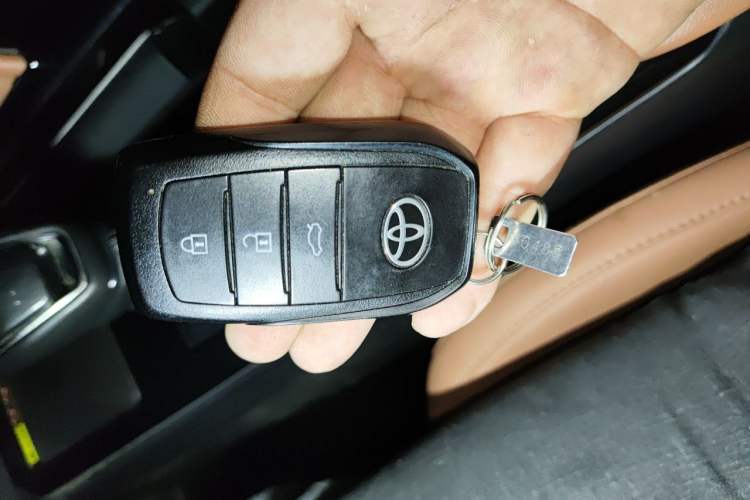 Used Toyota Camry 2024 Dual-Motor 2.0 HG Premium Edition Vehicle Key