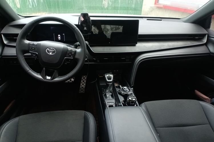 Used Toyota Camry 2024 Dual-Motor 2.0HS Sport Edition Interior 2