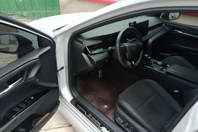 Used Toyota Camry 2024 Dual-Motor 2.0HS Sport Edition Interior 3