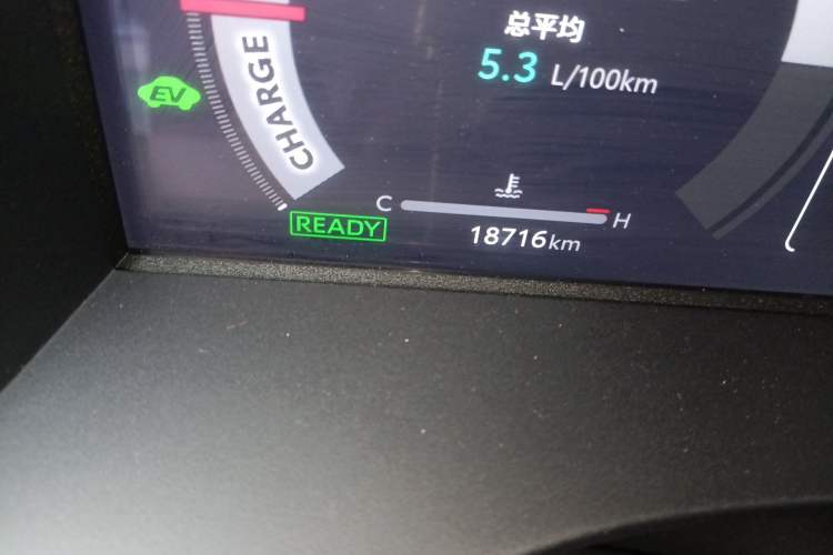 Used Toyota Camry 2024 Dual-Motor 2.0HS Sport Edition Odometer Close Up