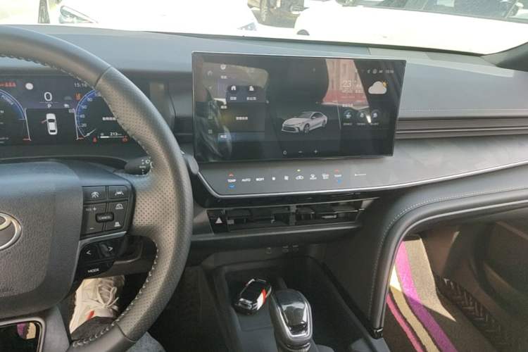 Used Toyota Camry 2024 Dual-Motor 2.0 HXS Sport Plus Edition Audio And AC Panel