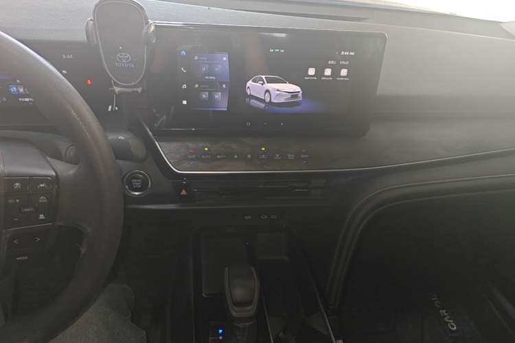 Used Toyota Camry 2024 2.0E Elite Edition Audio And AC Panel