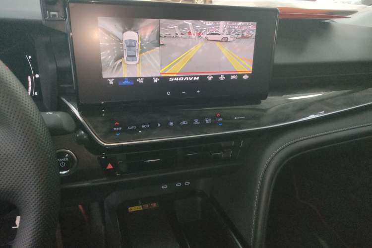 Used Toyota Camry 2024 Dual-Motor 2.0 HGVP Luxury Edition Audio And AC Panel